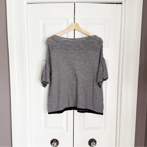 LOFT Tops - LOFT short ruffle sleeve sweater